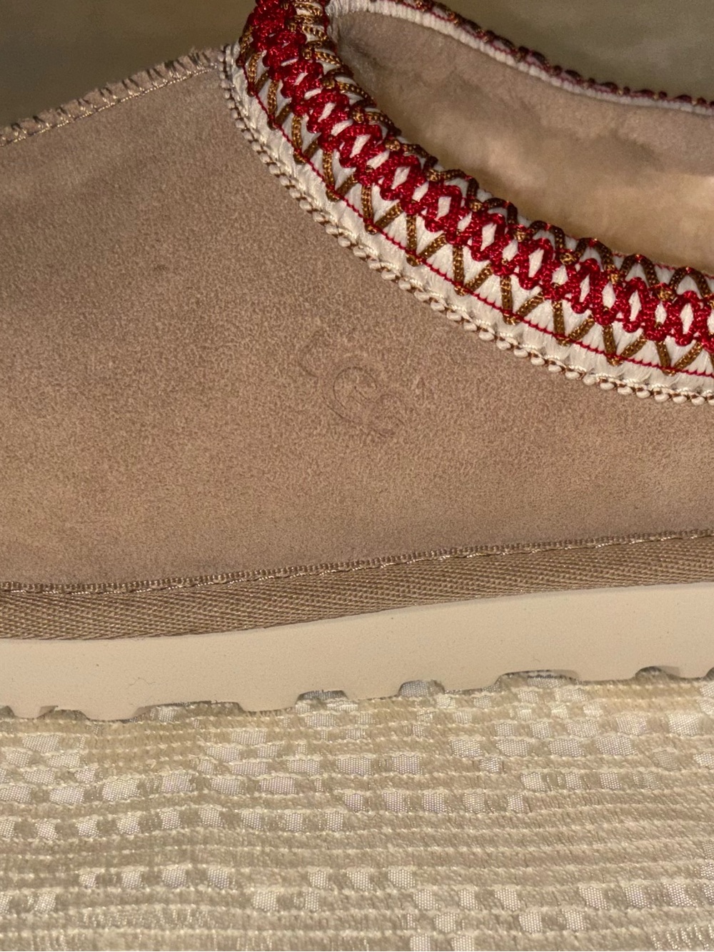 UGG Women's Chestnut Suede Mule Slippers with Red Trim Size 7 BRAND NEW - Picture 6 of 14